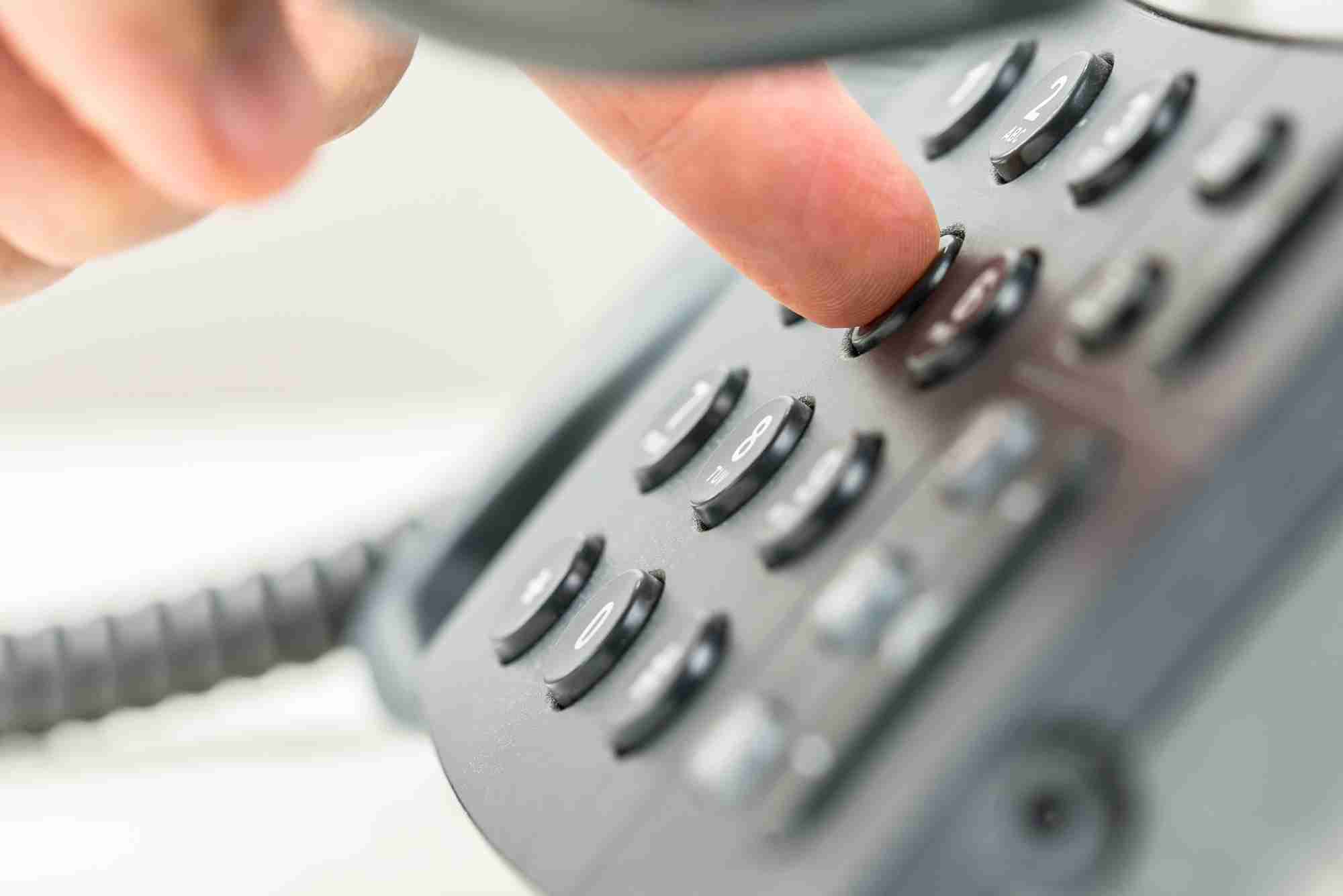 Understanding How VoIP Services Handle 0800 Numbers